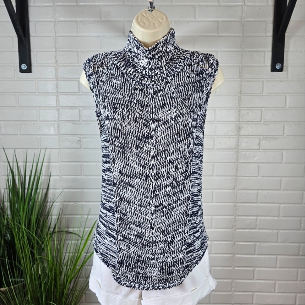 White House Black Market Sleeveless Blue and White Nylon Knit Sweater Vest XS